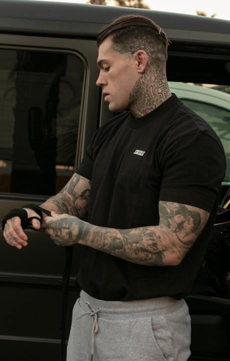 Männer SikSilk Akademie-T-Shirt in limitierter Auflage Bekleidung J0NL401